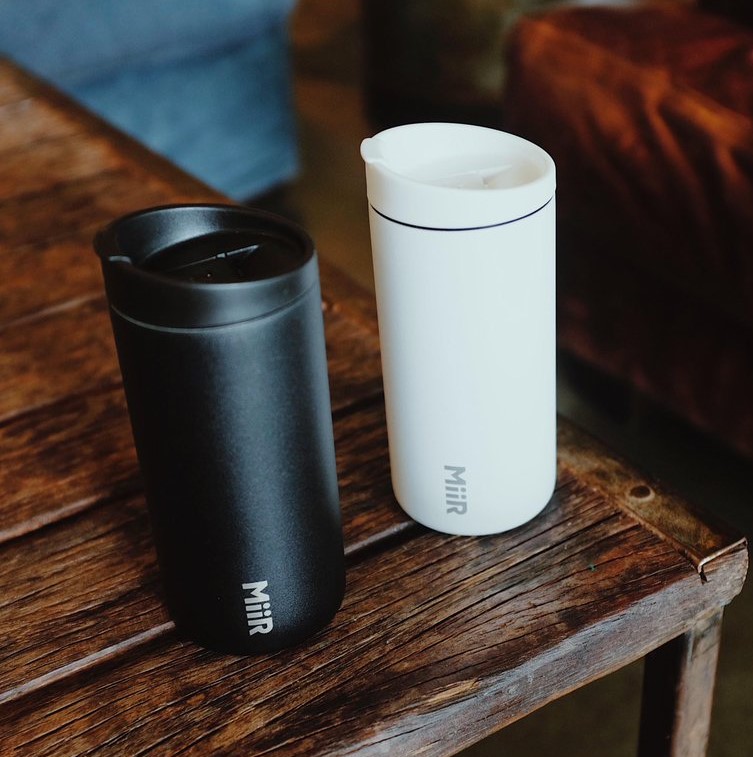 Miir Travel Tumbler White 350 ml bílý hrnek na kávu | Lázeňská káva